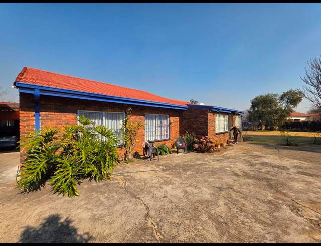 4 BEDROOM HOUSE FOR SALE IN MEYERTON PARK
